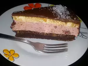 Torta sa čokoladom i slatkom od jagoda