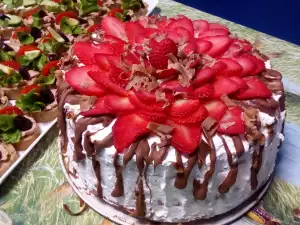 Torta s maskarponeom i jagodama