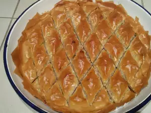 Turska baklava sa orasima, prezlama i cimetom