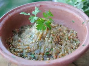 Veganska pašteta sa patlidžanom i sušenim povrćem