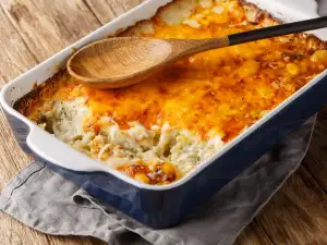 Zapečeno jelo sa piletinom, pečurkama i pavlakom