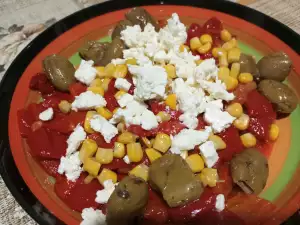 Salata od pečenih paprika i ovčijeg sira