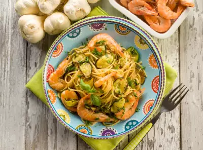 Špageti sa škampima i tikvicama - Recept | Bonapeti.rs