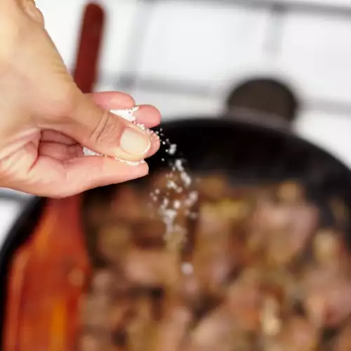 Proverene metode kako da spasete presoljeno jelo