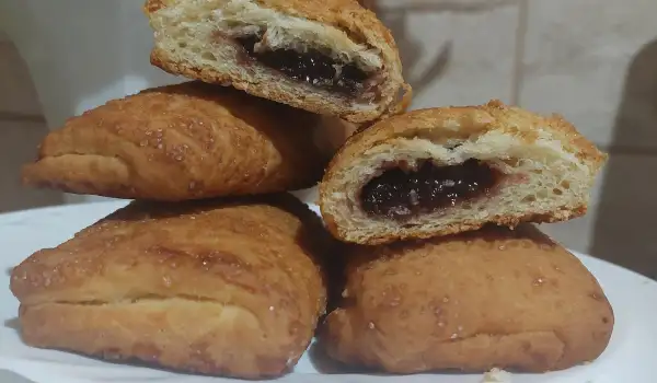 Pekmezom punjeno pecivo