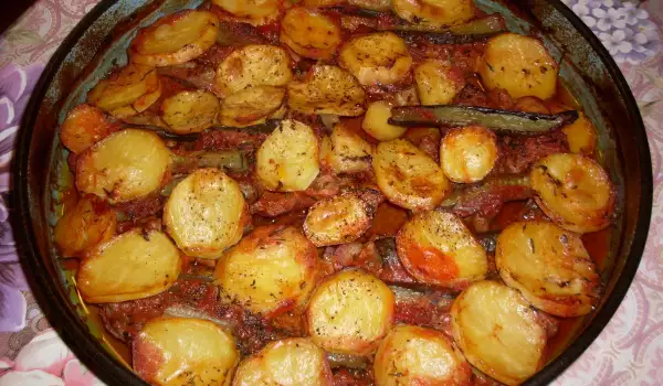 Mekana pečena plećka u pivu sa krompirom i krastavčićima