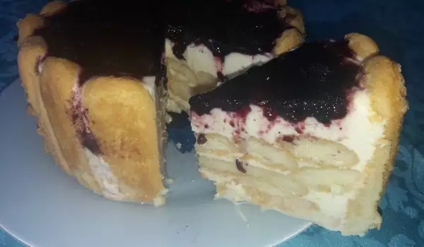 Jednostavna torta sa piškotama sa kremom i slatkom