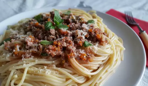 Špageti Bolonjeze sa origanom