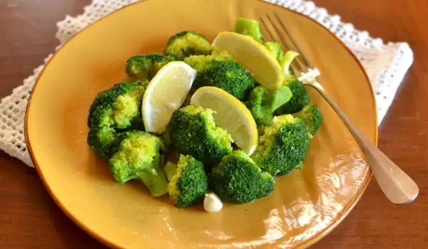 Dinstani brokoli sa maslacem i belim lukom