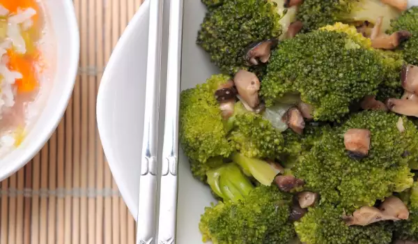 Brokoli sa pečurkama