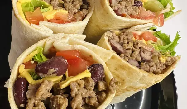 Burito sa mlevenim mesom i čedar sirom
