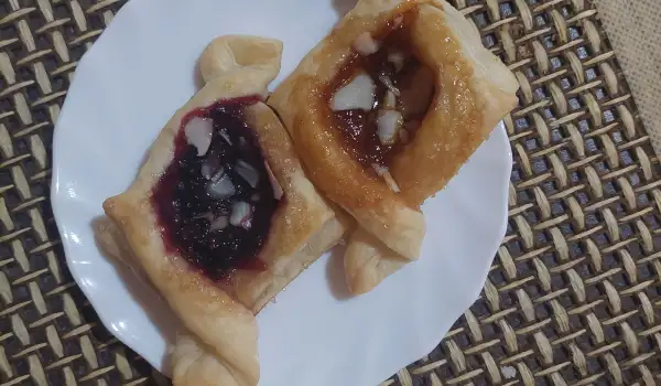 Lisnato pecivo sa pekmezom