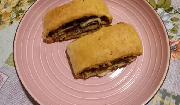 Kolač sa jabukom i slatkom od lisnatog testa bez šećera