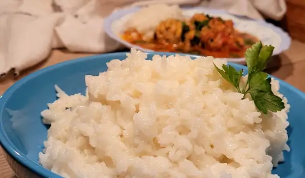 Najukusniji beli pirinač kao prilog