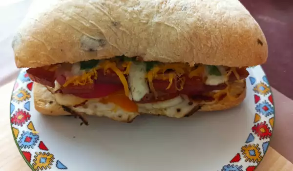 Čabata sendvič sa Halumi sirom