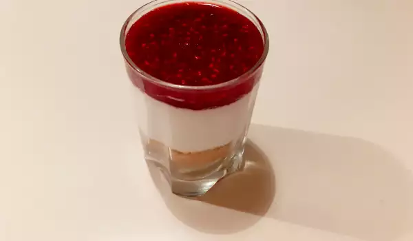 Čizkejk sa malinama u čaši