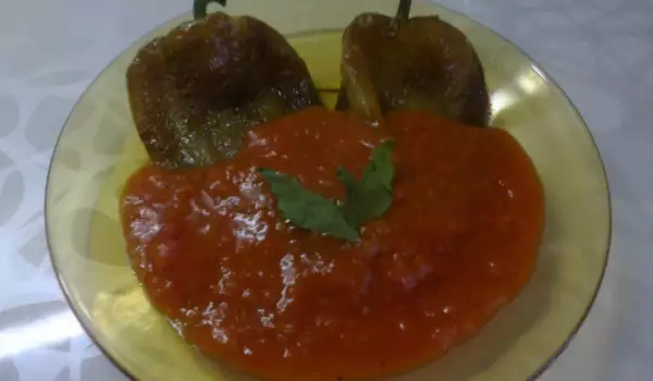 Mamine paprike sa paradajz sosom
