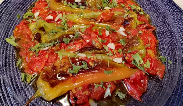 Letnje jelo - paprike i paradajz u rerni