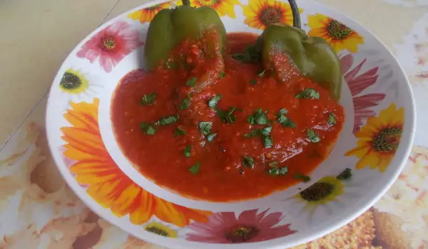Pečene paprike sa sosom od paradajza