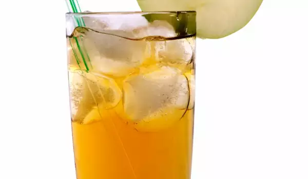 Koktel sa sokom od pomorandže i džinom