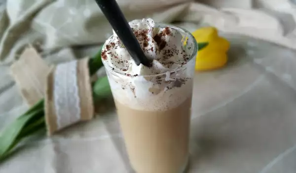 Kakao frape sa rumom i pavlakom
