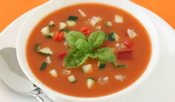 Hladna supa sa paradajzom i krastavcima