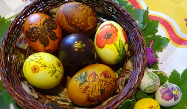 Dekupaž na skuvanim jajima za Uskrs