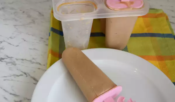 Domaći sladoled sa karamelizovanim kondenzovanim mlekom