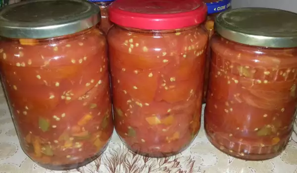 Konzervirani paradajz i šargarepa
