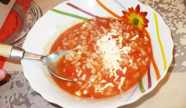 Čorba od pirinča sa paradajzom