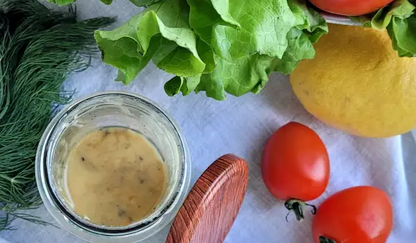 Dresing za salatu od meda i senfa