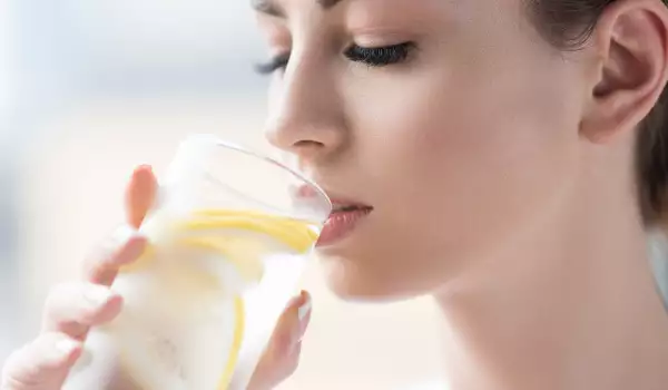 Da li je limun štetan za zube?