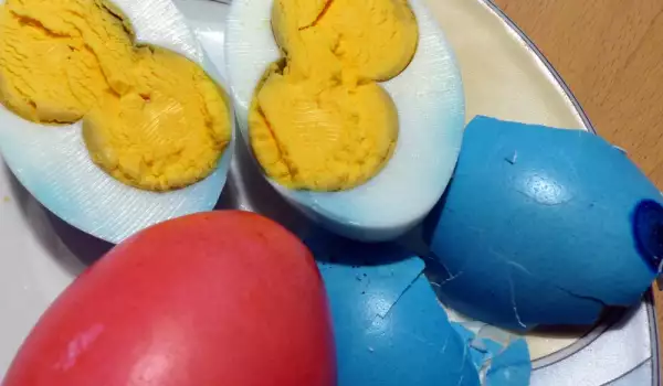 Jaje sa dva žumanca? Postoje li rizici i zbog čega se dešava?