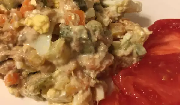 Salata od jaja sa tunjevinom i majonezom