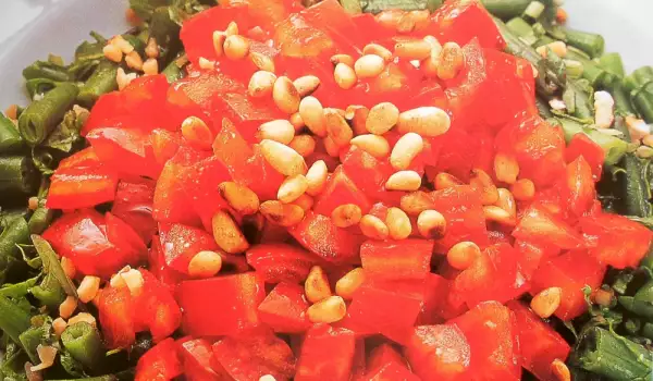 Salata od boranije sa paradajzom i kuvanim jajima