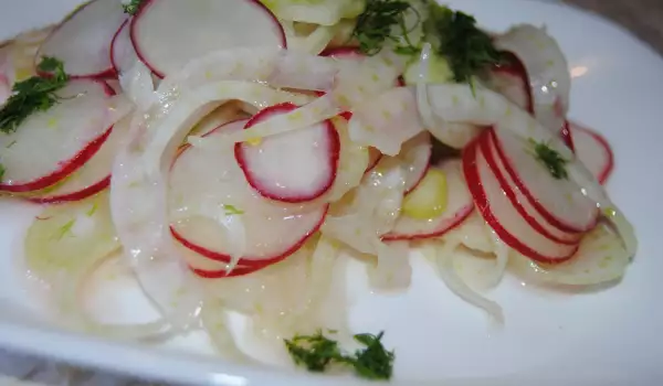 Salata sa komoračem i rotkvicama