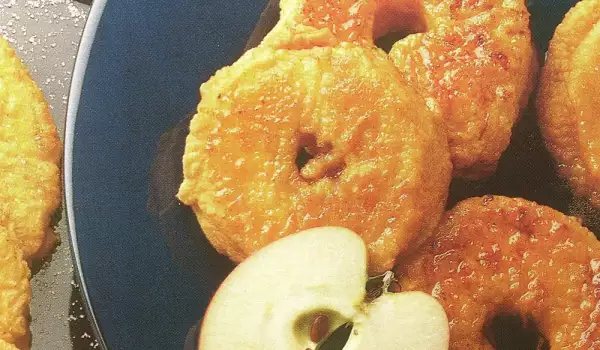 Jabuke u testu za palačinke