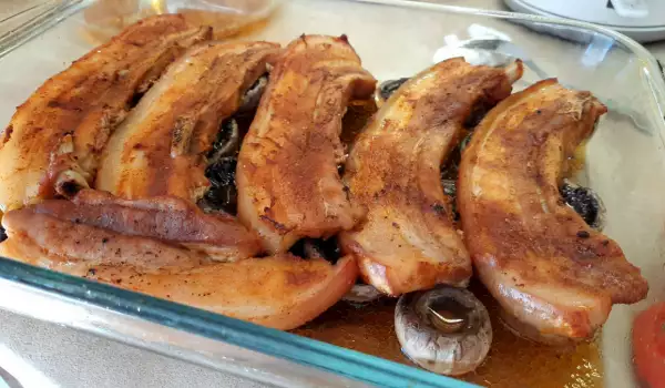 Svinjske grudi sa pečurkama u rerni