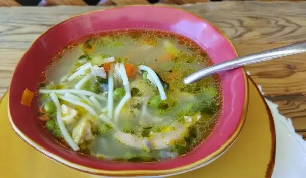 Supa od povrća sa piletino i graškom