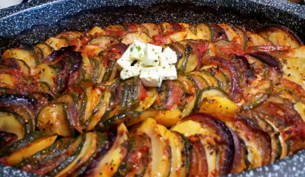 Poređani đuveč od povrća na mediteranski način