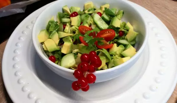 Zelena salata sa avokadom Iznenađenje