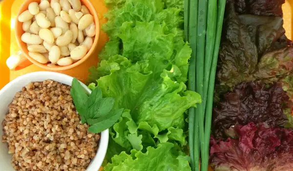 Zelena salata sa heljdom i pasuljem