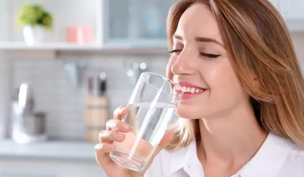 Ispijanje vode je važno za kožu nakon mršavljenja