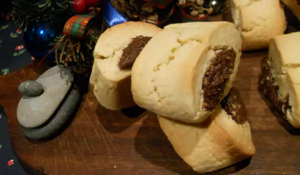 Italijanski keks sa nadevom od čokolade i lešnika