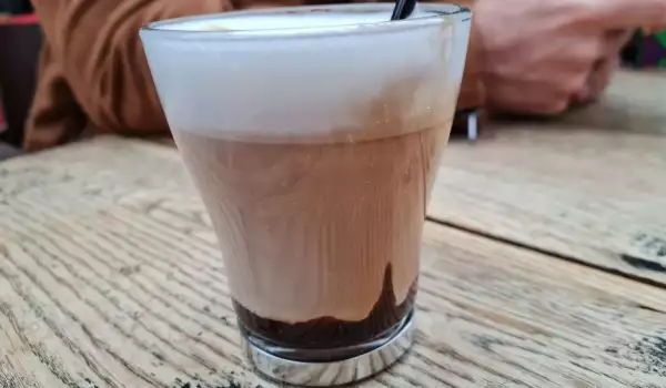 Kafa sa čokoladom