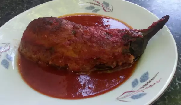 Mleveno meso sa patlidžanom u paradajz sosu