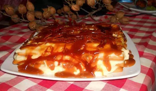 Karamel torta sa medenim korama