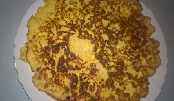 Omlet od krompira sa sitnim sirom i lukom