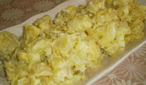 Nemačka krompir salata sa jajima i krastavčićima