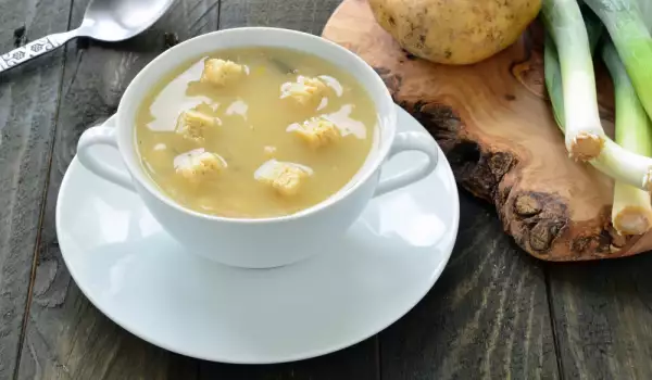 Krem supa od krompira i praziluka s krutonima